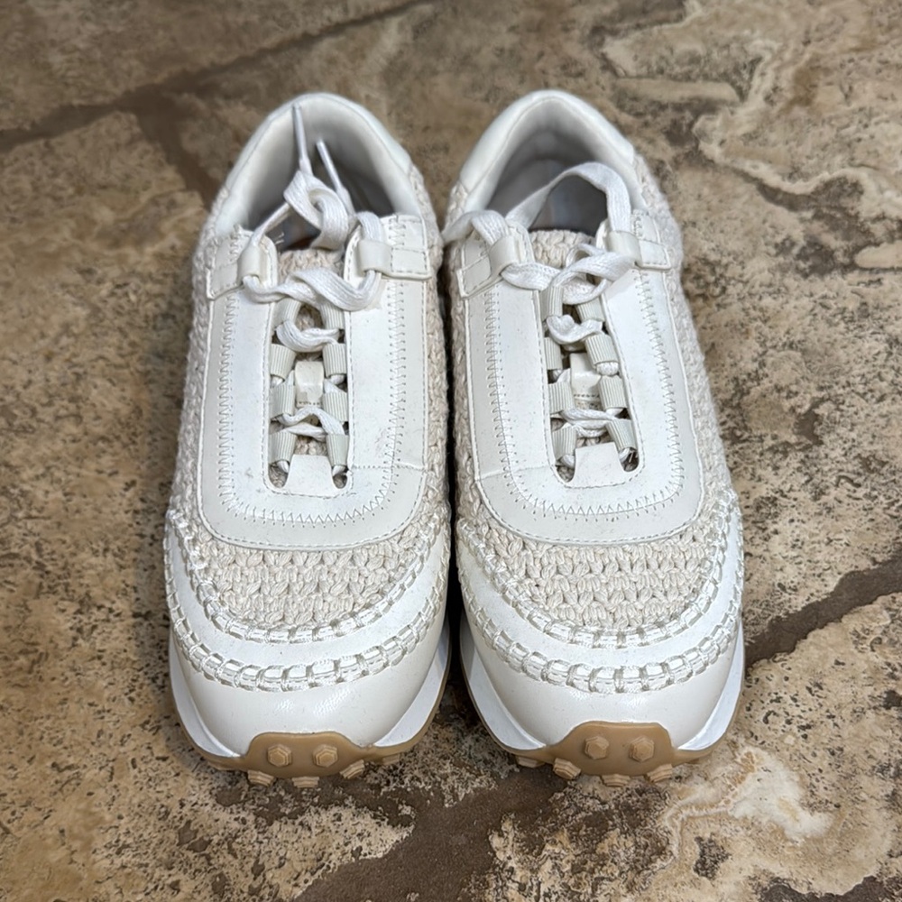 Women’s Mia Sneakers